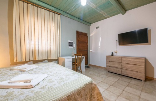 San Giovanni Suergiu Villa | Relaxing Villa 'Camera 3' with Pool, Wi-Fi & Family Comfort