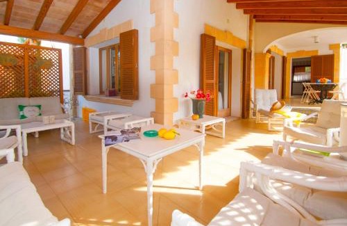 Mal Pas-Bon Aire Villa | Villa Camila: Oceanfront Retreat Near Sant Pere Beach