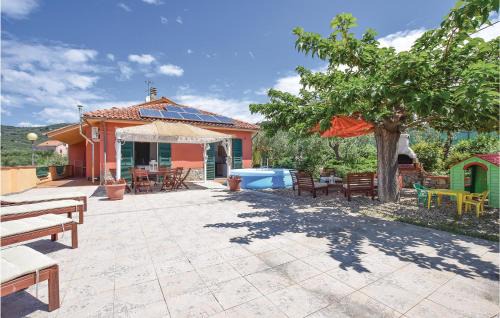 Artallo House | Family-Friendly Villa Camilla: Pet Welcoming Escape