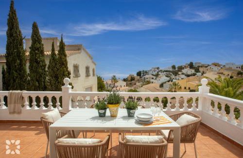 Cumbre del Sol Villa | Villa Camilo by Abahana Villas: 4-Star Gem with Pool & Pets