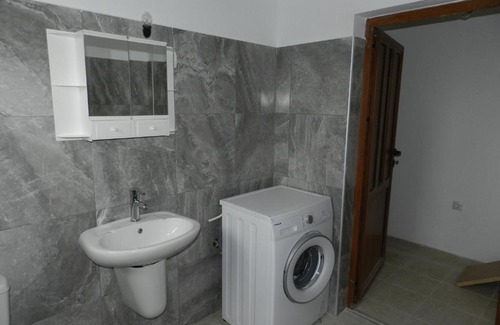 Ezerets House | Budget-Friendly Villa Campo: Pet & Child Friendly Retreat