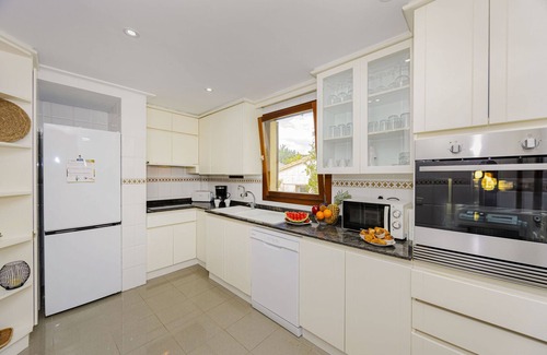 Mal Pas-Bon Aire Villa | Villa Can Cuart: Guest Rated 10/10 with Ocean Views & Pool