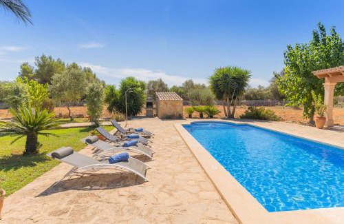 Sencelles Villa | Discover Villa Can Llinàs: Family Friendly with Pool Access