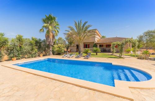 Sencelles Villa | Discover Villa Can Llinàs: Family Friendly with Pool Access