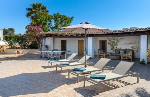 San Antonio Bay Villa | Discover Villa Can Ravi: Family-Friendly with Pool Access