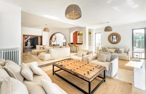 San Antonio Bay Villa | Discover Villa Can Ravi: Family-Friendly with Pool Access
