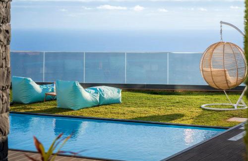 Tabua Villa | Discover Villa Candelária: Oceanfront Bliss & Top Reviews