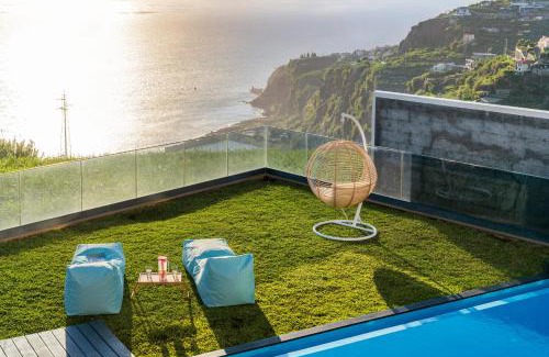 Tabua Villa | Discover Villa Candelária: Oceanfront Bliss & Top Reviews