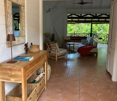 Grand-Bourg Villa | Villa Cannelle - Hauts de Beaufils