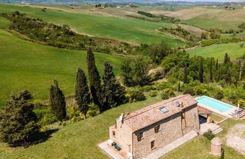 Volterra Villa | Villa Cantucci: Family-Friendly Retreat with Ocean Views
