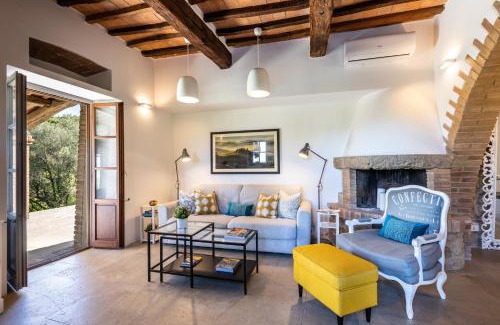 Volterra Villa | Villa Cantucci: Family-Friendly Retreat with Ocean Views