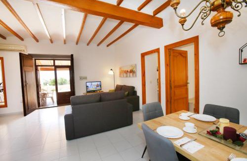La Canuta Villa | Relax at Villa Canuta De Ifach – Pool & Pet Friendly