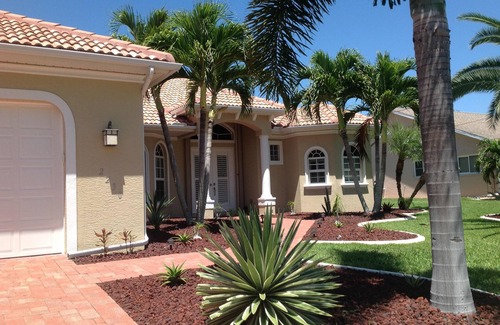 Cape Coral Villa | Discover Villa'Cape Florida: Heated Pool & Spa Retreat