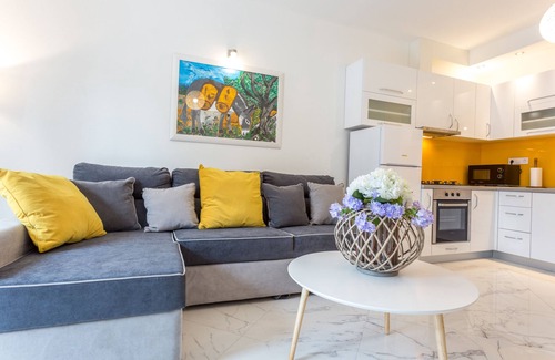 Hvar Old Town Apartment | Villa Capitis: Exceptional Stay with Deluxe Pool & Ocean View