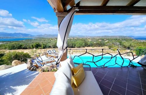 San Teodoro Villa | Villa Capo Coda Cavallo: Private Pool & Oceanfront Bliss