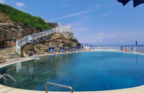 Capo D'arco House | Pet-Friendly Villa Capo d'Arco with Pool & Family Amenities