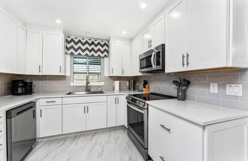 Punta Gorda House | V Capri - Waterfront Home with Pool & Ocean Views in Punta Gorda