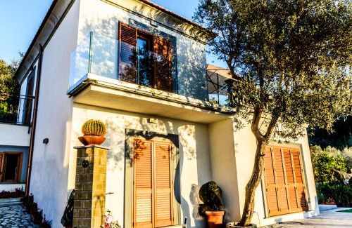 Schiazzano House | Villa Capri: Guest Rated 10/10 with Wonderful Views