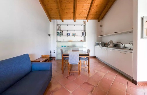 Trani Bed & Breakfast | Villa Carcano B&B: Family-Friendly Retreat with Pool