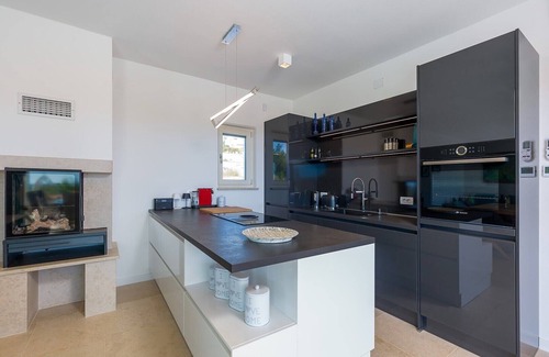 Kastelir Villa | Relaxing Villa Carimelli: Pool, Whirlpool & Breakfast Included