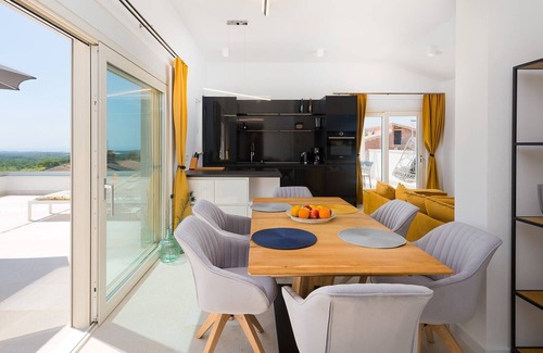 Kastelir Villa | Relaxing Villa Carimelli: Pool, Whirlpool & Breakfast Included
