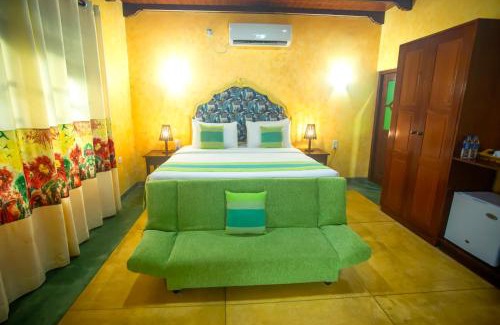 Balapitiya Bed & Breakfast | Perfect Getaway at Villa Carla with Ocean Views & Pool