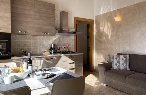 Idro Apartment | Villa Carlotta C2: Lake View with Balcony & Pool Access