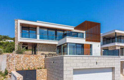 Crikvenica Villa | Discover Villa Carolea: Family-Friendly Retreat with Pool