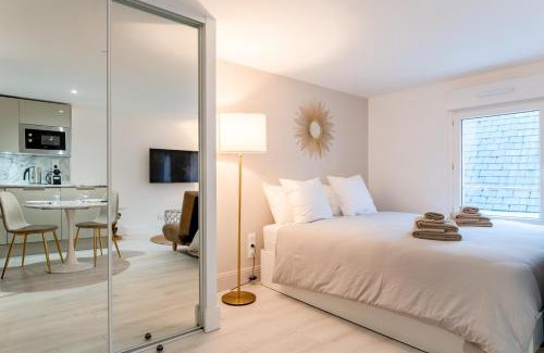 Rouen City Centre Apartment | Experience Villa Caron: Premier Studios in City Center