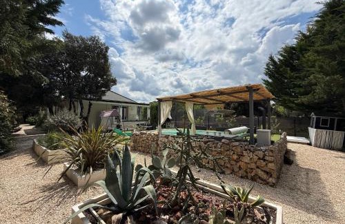 Mejannes-le-Clap Villa | Exclusive Villa with Pool and Tennis Court - 4 Star Stay