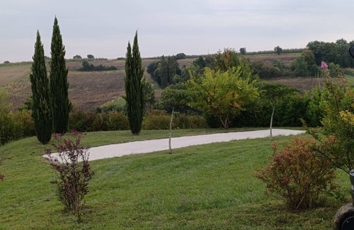 Calignac Villa | Villa Carthage: Scenic Views & Private Pool for 8 Guests