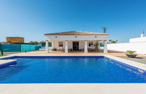 Marchena House | Villa Casa Brisa del Valle: Private Pool & Terrace Oasis