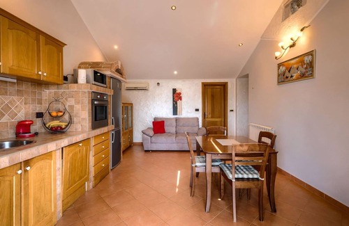 Nova Vas House | Discover Villa Casa Darija: Poolside Relaxation Awaits