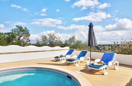 Maritenda Villa | Villa Casa do Cerro: Pool, Garden & Oceanfront Bliss
