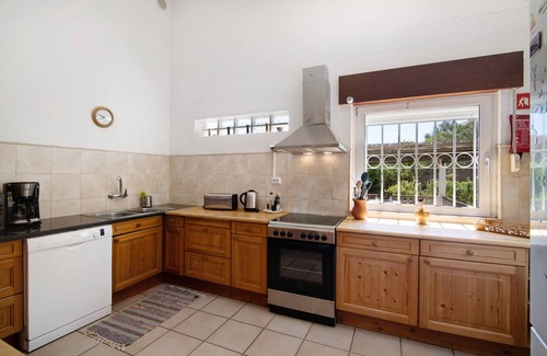 Estoi Villa | Discover Villa 'Casa Kuito': Mountain Views & Private Pool