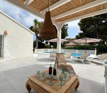Balcon del Mar Villa | Villa Casa Nella: Family Retreat with Private Pool & Oceanfront