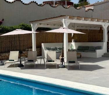 Balcon del Mar Villa | Villa Casa Nella: Family Retreat with Private Pool & Oceanfront