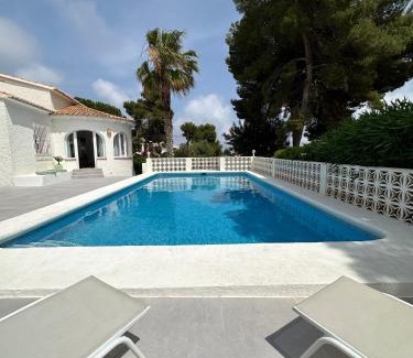 Balcon del Mar Villa | Villa Casa Nella: Family Retreat with Private Pool & Oceanfront
