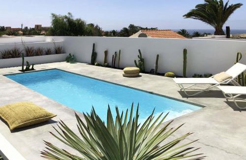 La Pared House | Villa Casajable: Guest Rated 9.3 with Pool & Family-Friendly