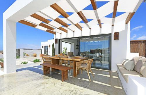 La Pared House | Villa Casajable: Guest Rated 9.3 with Pool & Family-Friendly