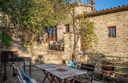 San Giustino Villa | Discover Villa Case a Cantuccio: Oceanfront Retreat Awaits