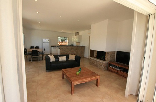 Tizzano Villa | Beautiful Seaside Villa with Private Pool & Garden Retreat
