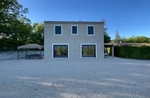 Caseneuve House | Pet-Friendly Villa Caseneuve: Ideal for Family Getaways