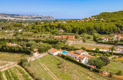 Tarraula Villa | Villa Caseta Pearl: Family-Friendly Retreat with Pool