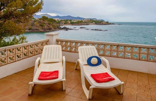 Llanca House | Oceanfront Villa Cassiopee: Pet-Friendly Escape