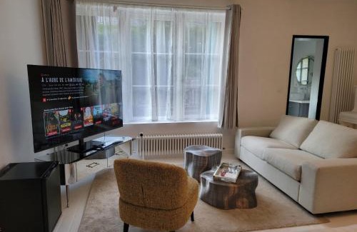 Dieppe Bed & Breakfast | Oceanfront Villa Castel Chambres d'hôtes - Rated 9.4/10
