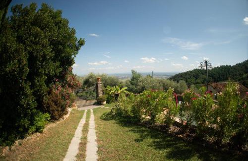 Pescia Villa | Villa Castel del Monte: Family-Friendly Retreat with Hot Tub