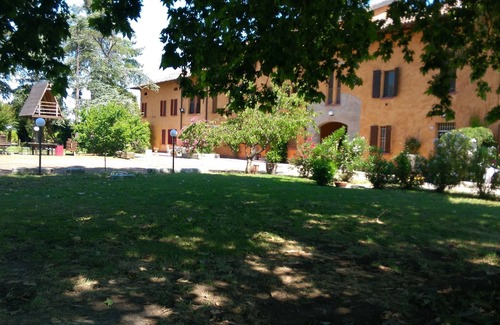 Reggio nell'Emilia House | Beautiful Villa Castellazzo: Farm Holiday with Breakfast Included