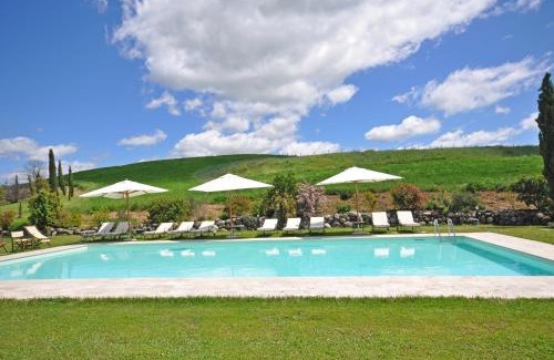 Gallina House | Discover Villa Castiglione: Pet-Friendly Retreat Awaits