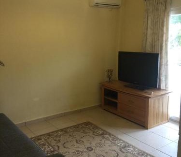 Megalos Prinos Apartment | Villa Castle: 4-Star Getaway with Pool & Family Amenities